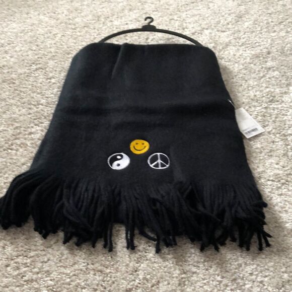 Forever 21 Accessories - Forever21 scarf